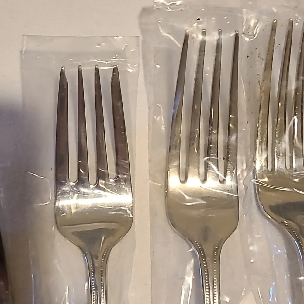 Towle Beaded Antique 18/10 Vietnam Flateware Fork Spoon Knife (Bundle of 14) - Picture 11 of 15